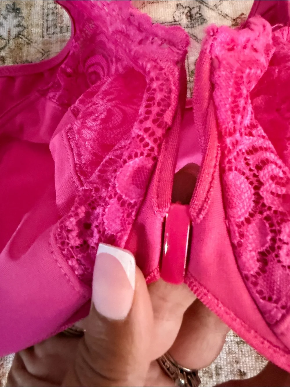 Glamorise Wonderwire fuchsia front closure bra